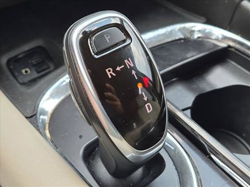Used 2020 Buick Enclave Essence w/ Sound and Sites Package FWD image 12
