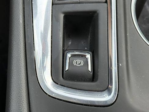 Used 2024 Chevrolet Equinox LT FWD image 9