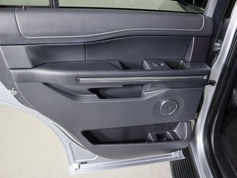 Used 2024 Ford Expedition XLT image 18