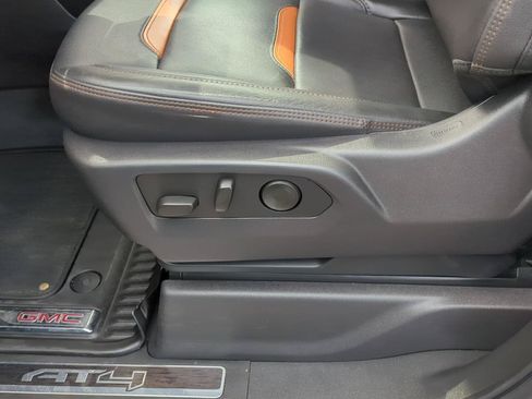 Used 2025 GMC Sierra 1500 AT4 w/ AT4 Preferred Package AWD/4WD image 13