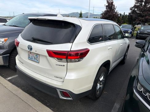 Used 2018 Toyota Highlander Limited AWD/4WD image 2