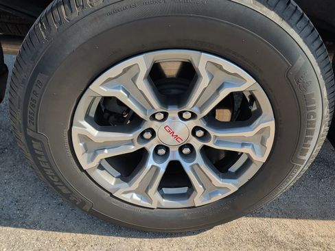 Used 2021 GMC Sierra 1500 SLT w/ SLT Convenience Package image 9