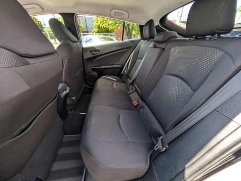 Used 2021 Toyota Prius LE image 17