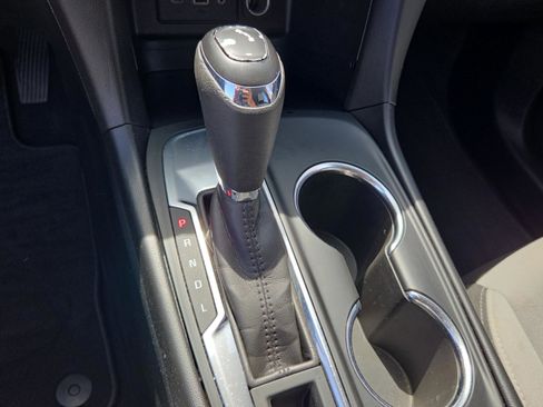 Used 2020 Chevrolet Equinox LS w/ LS Convenience Package image 24