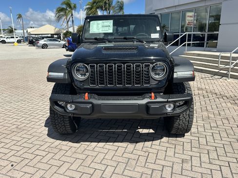 New 2026 Jeep Gladiator Mojave w/ Steel Bumper Group AWD/4WD image 4