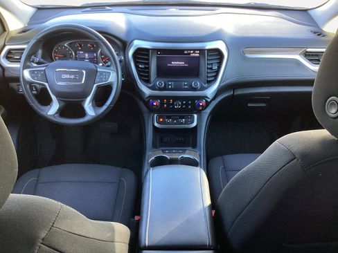 Used 2023 GMC Acadia SLE w/ Driver Convenience Package image 4