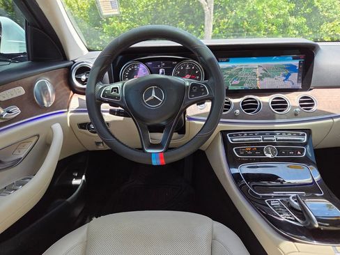 Used 2017 Mercedes-Benz E 300 image 7