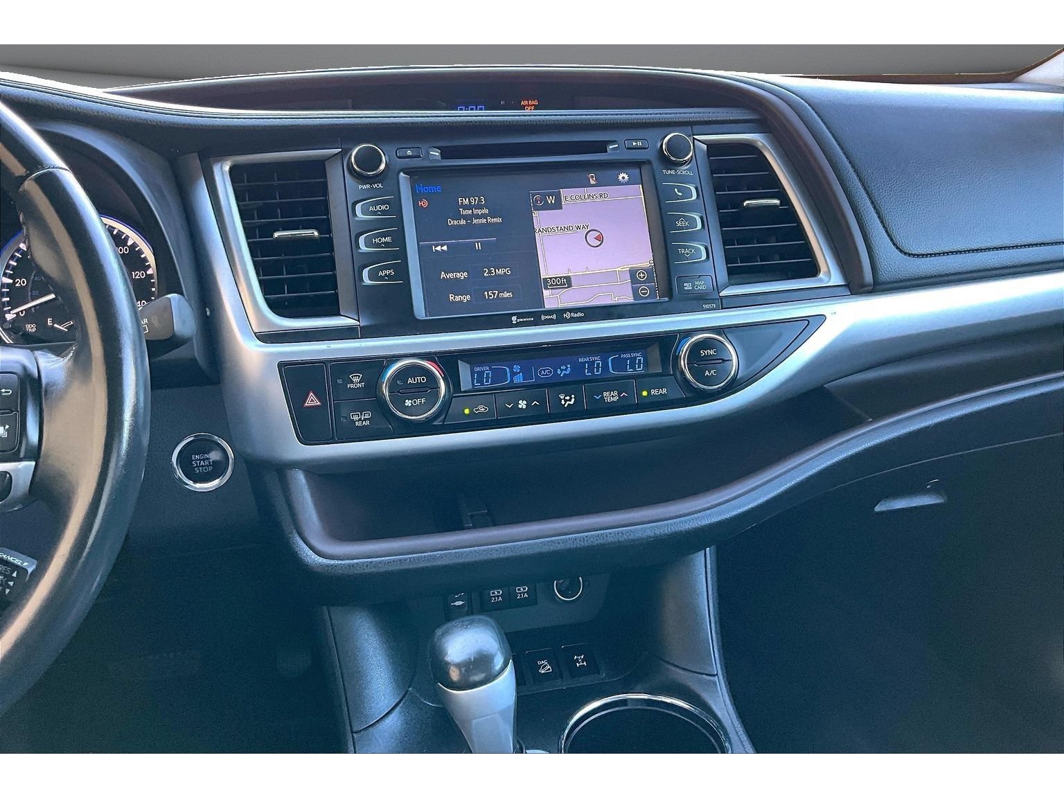 Used 2017 Toyota Highlander XLE w/ Carpet Mat Package AWD/4WD image 9