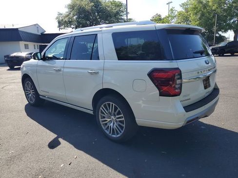 Used 2022 Ford Expedition Platinum RWD image 3