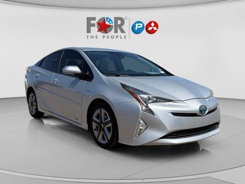 Used 2016 Toyota Prius Three Touring FWD image 7