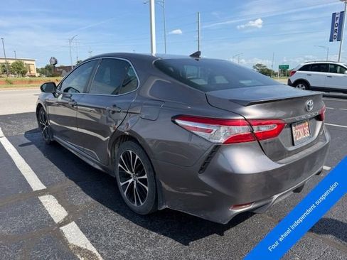 Used 2020 Toyota Camry SE FWD image 7