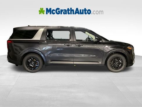 New 2026 Kia Carnival LX image 3