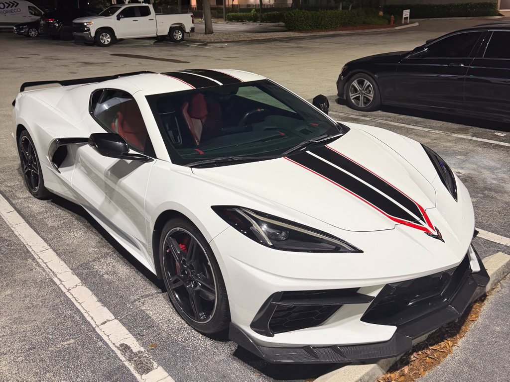Used 2021 Chevrolet Corvette Stingray Preferred Cpe w/ Z51 Performance Package RWD image 9