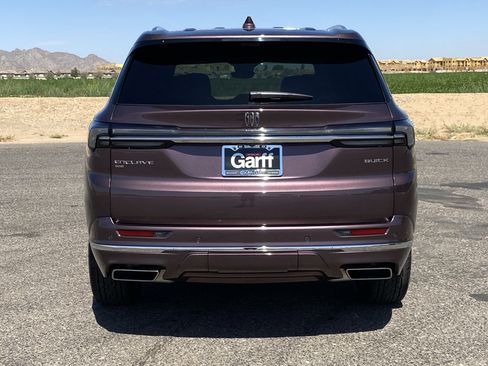 Used 2025 Buick Enclave Avenir w/ Super Cruise Package AWD/4WD image 4