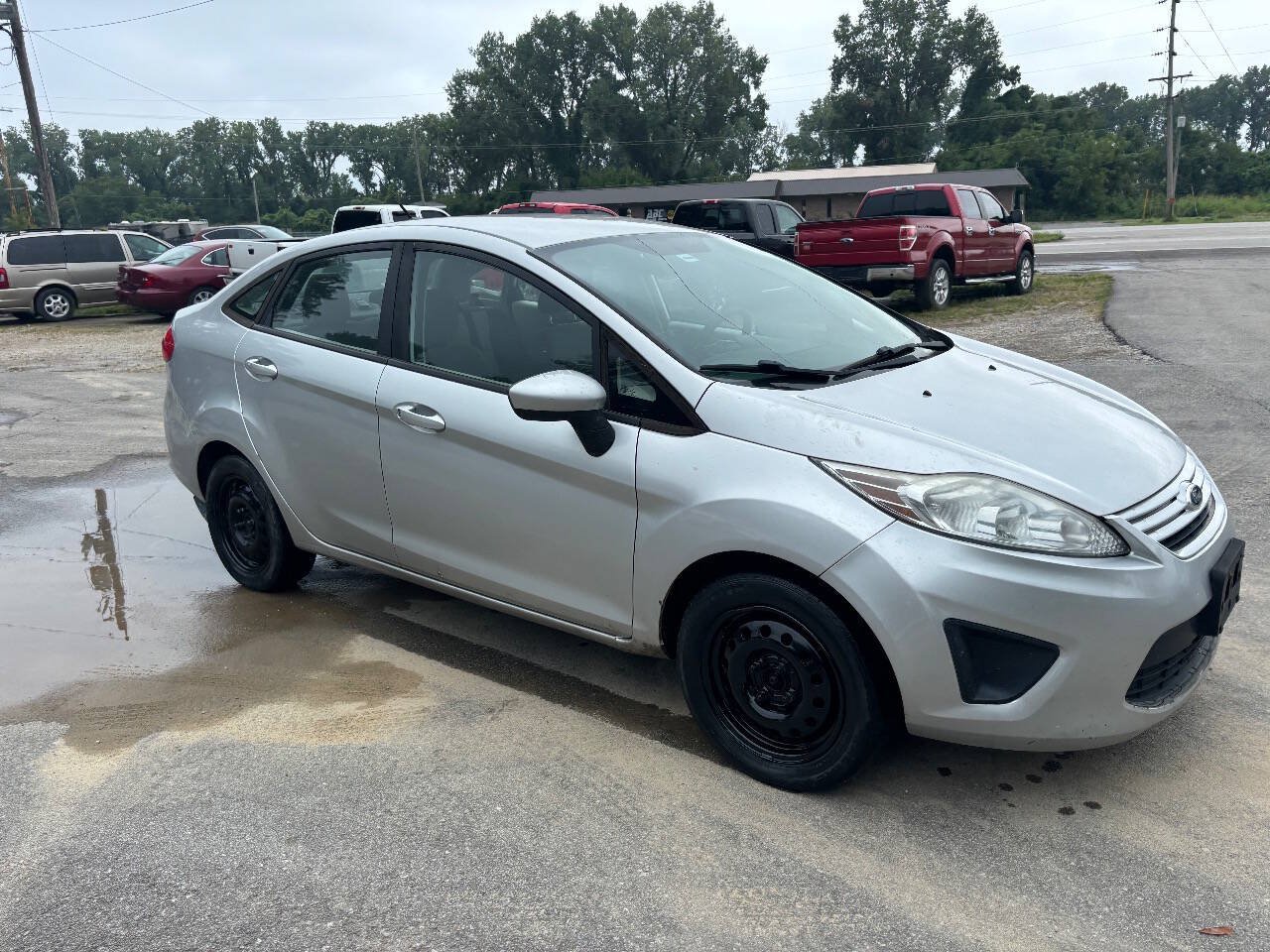 Used 2013 Ford Fiesta S FWD image 8