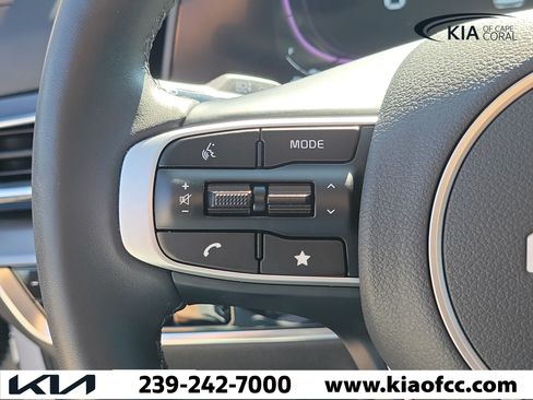 Certified 2025 Kia Sportage EX w/ Premium Package FWD image 25