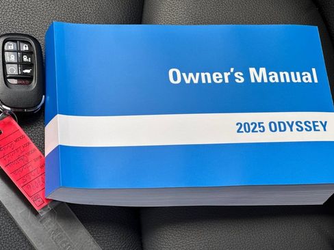 Certified 2025 Honda Odyssey Touring image 10