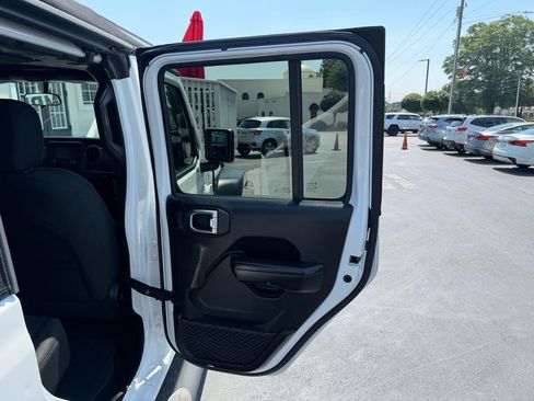 Used 2020 Jeep Gladiator Sport w/ Quick Order Package 24S AWD/4WD image 22