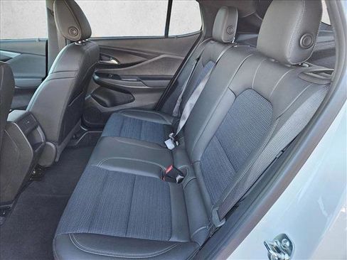 Used 2025 Buick Envista Preferred image 21