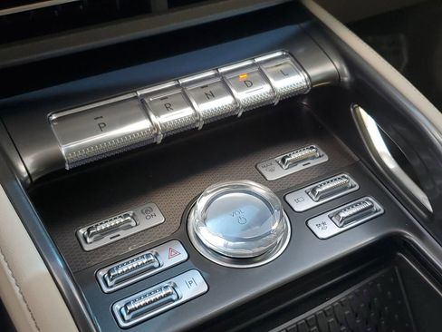 Certified 2024 Lincoln Nautilus Premier image 28