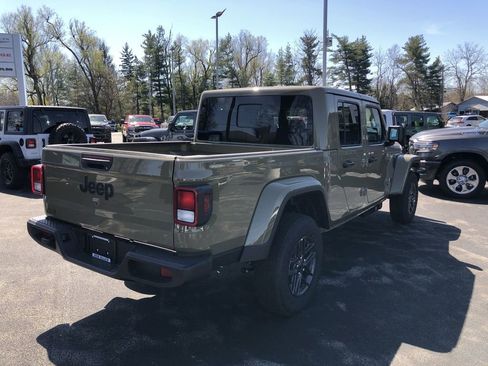 New 2026 Jeep Gladiator Sport AWD/4WD image 5