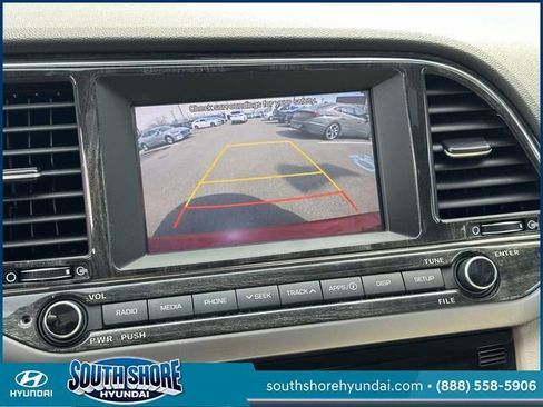 Used 2018 Hyundai Elantra Value Edition FWD image 28