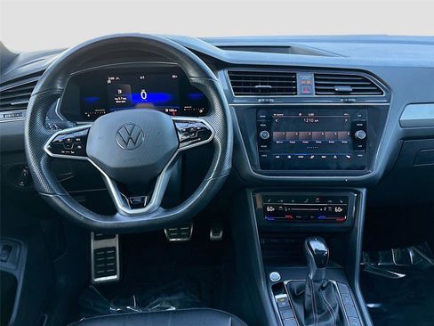 Used 2022 Volkswagen Tiguan SE R-Line image 22