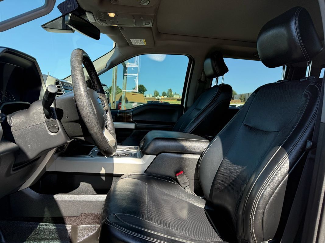 Used 2016 Ford F150 Lariat w/ Equipment Group 502A Luxury AWD/4WD image 16