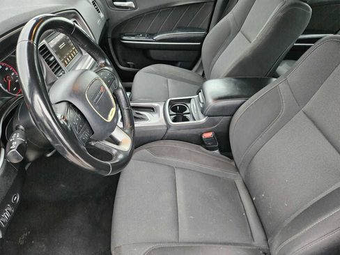 Used 2019 Dodge Charger SXT RWD image 12