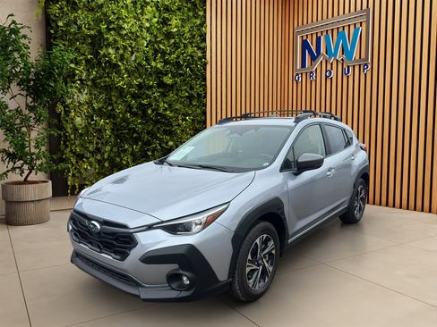 Used 2024 Subaru Crosstrek 2.0i Premium image 3