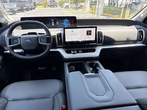 New 2026 Ford Expedition Active RWD image 5