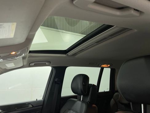 Used 2016 Mercedes-Benz GL 450 4MATIC w/ Premium I Package image 13