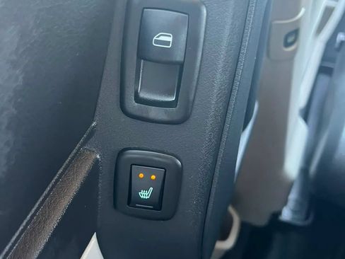 Used 2010 Chrysler Town & Country Touring Plus w/ Safetytec Group FWD image 46