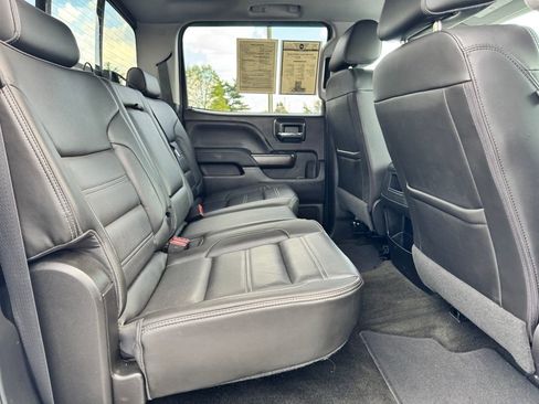 Used 2018 GMC Sierra 2500 Denali w/ Suspension Package, Off-Road AWD/4WD image 18