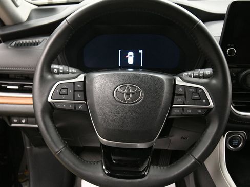 Used 2024 Toyota Grand Highlander Limited image 12