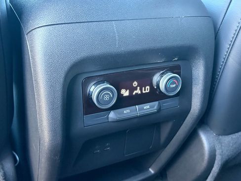 Used 2025 Buick Enclave Preferred AWD/4WD image 27
