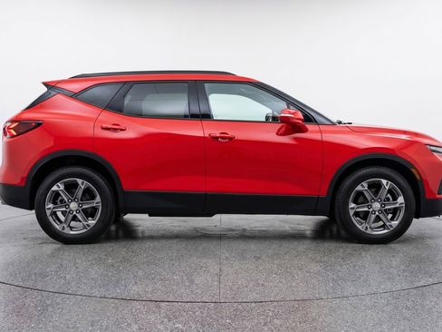 Used 2025 Chevrolet Blazer LT image 11