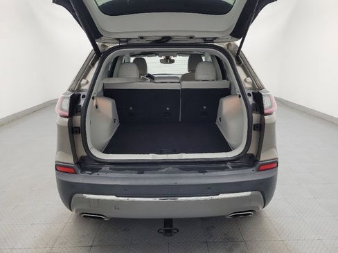 Used 2019 Jeep Cherokee Limited image 29