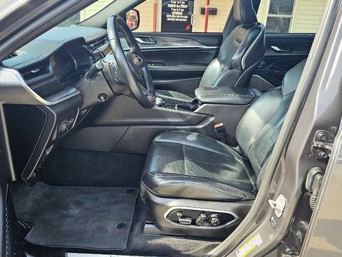 Used 2022 Jeep Grand Cherokee L Overland w/ Advanced Protech Group III image 15