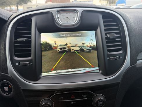 Used 2020 Chrysler 300 Touring image 16