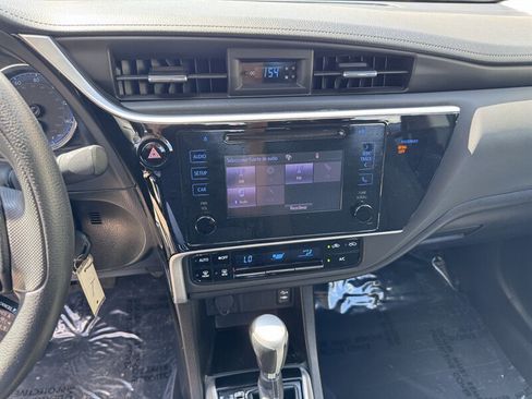Used 2019 Toyota Corolla LE image 12