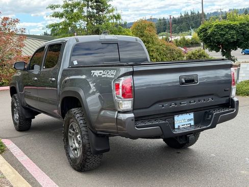 Used 2023 Toyota Tacoma TRD Off-Road w/ Technology Package AWD/4WD image 5