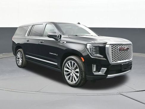 Used 2021 GMC Yukon XL Denali w/ Denali Premium Package image 20