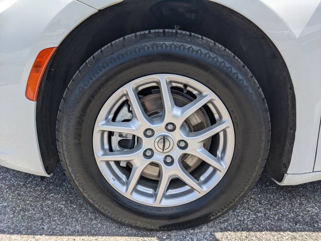 Used 2025 Chrysler Pacifica Select FWD image 10