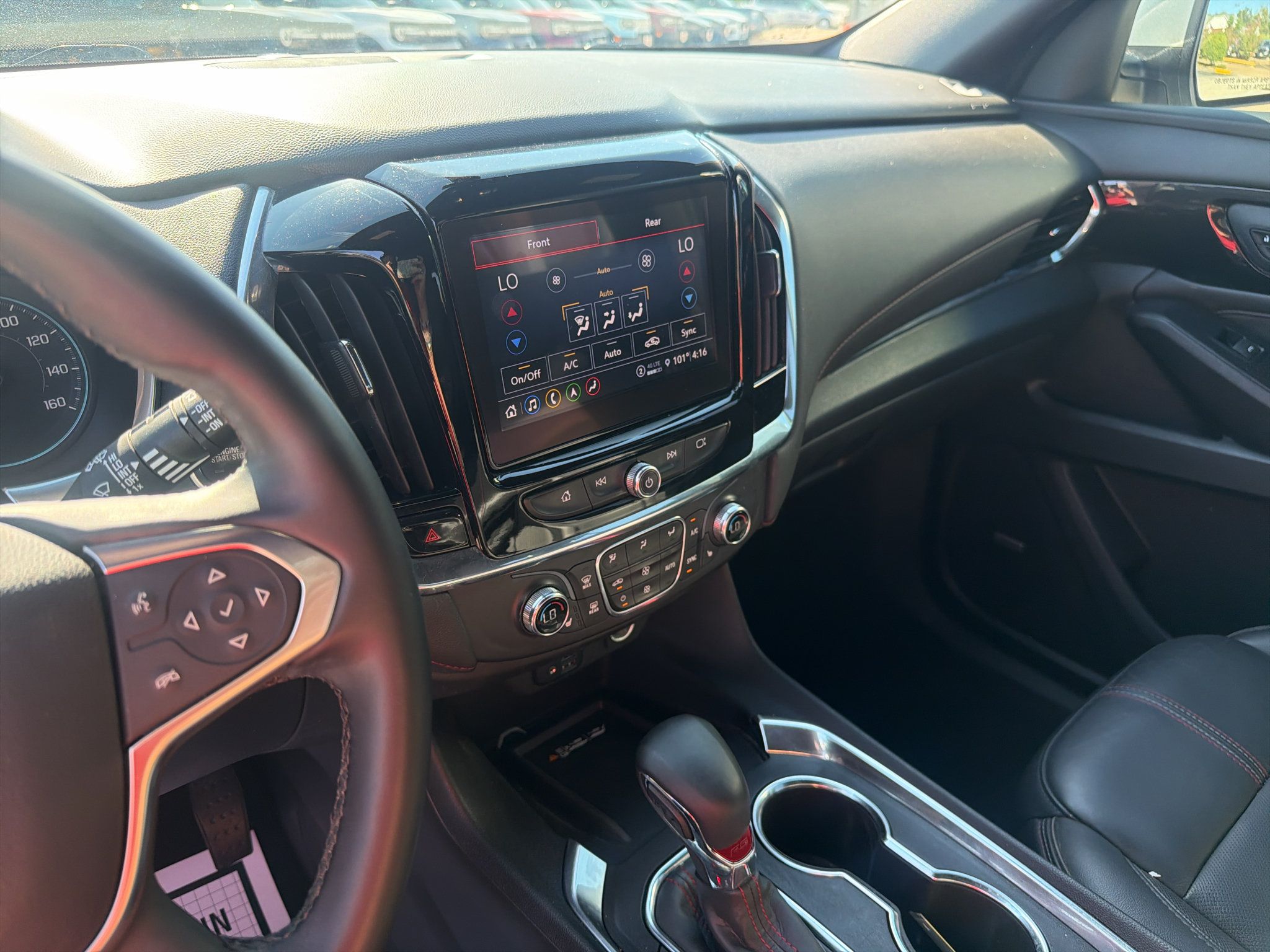 Used 2023 Chevrolet Traverse RS FWD image 10