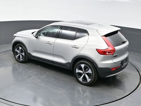 Used 2025 Volvo XC40 B5 Plus image 39
