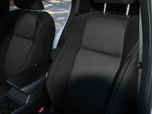 Used 2024 Mitsubishi Outlander ES FWD image 14