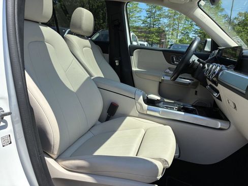Used 2023 Mercedes-Benz GLB 250 image 28