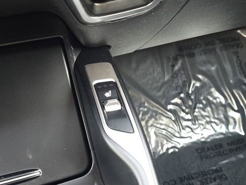 Used 2022 Kia Sorento EX w/ Panoramic Sunroof Package image 38