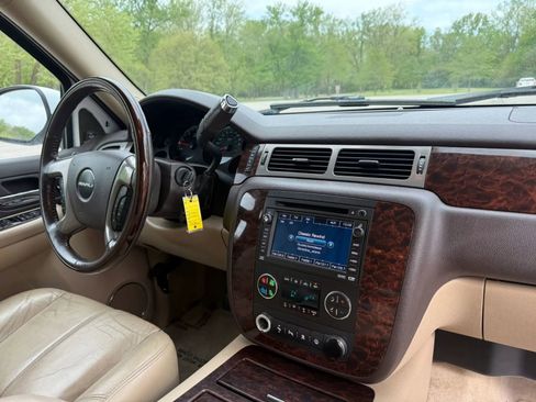 Used 2008 GMC Yukon XL Denali image 18